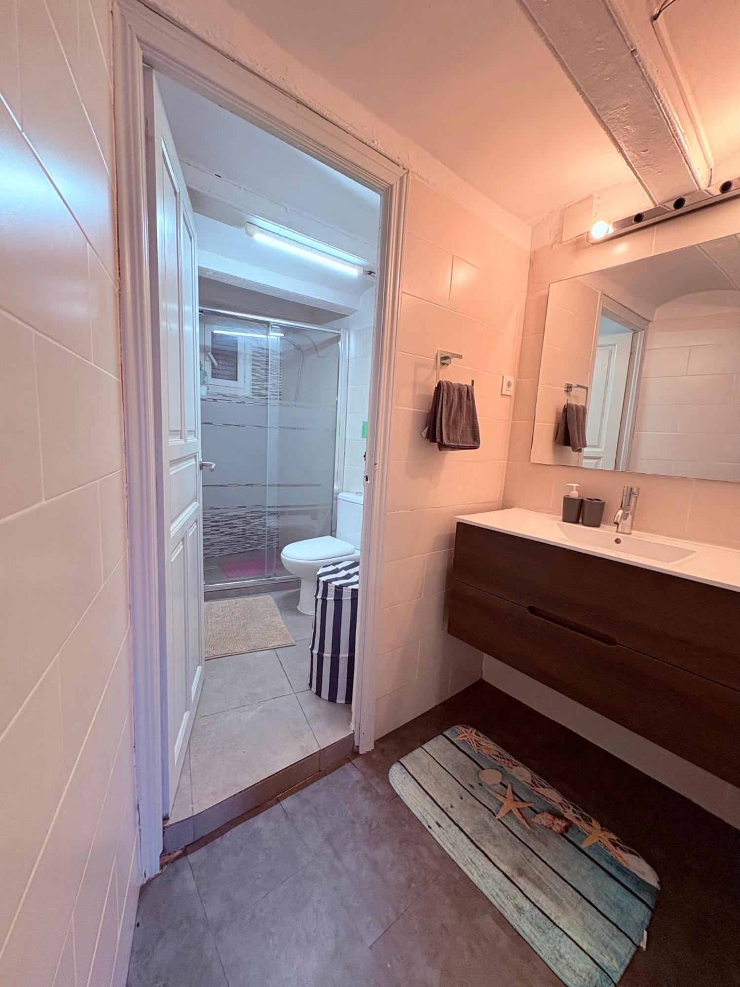 Leilighet Stunning Flat For 6 People 3 Blocks From The Welcome Breakfast Barcelona